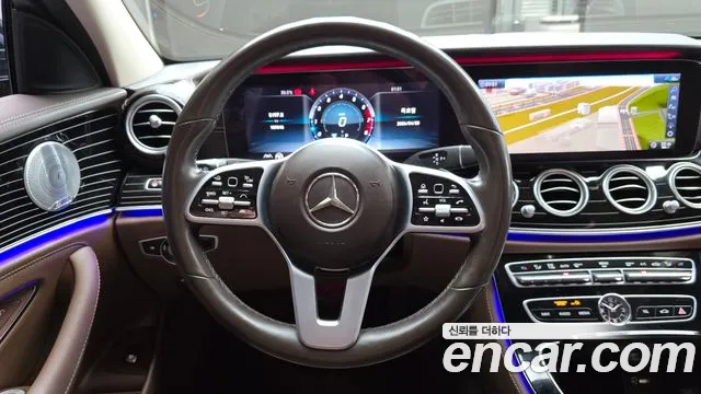 Mercedes-Benz E-Class 2020 — фото 19
