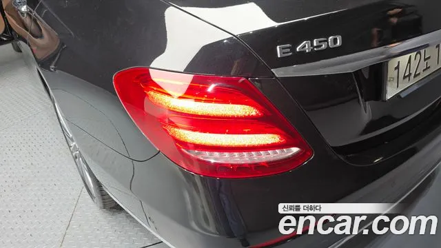 Mercedes-Benz E-Class 2020 — фото 9