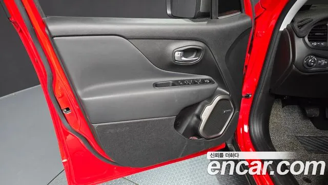 Jeep Renegade 2021 — фото 13