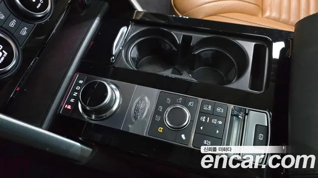 Land Rover Discovery 2017 — фото 11