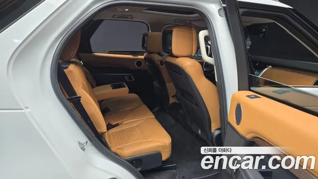 Land Rover Discovery 2017 — фото 16