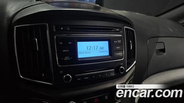 Hyundai Starex 2019 — фото 16
