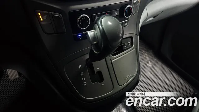 Hyundai Starex 2019 — фото 18