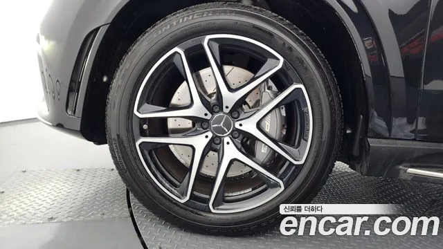 Mercedes-Benz GLE-Class 2023 — фото 5