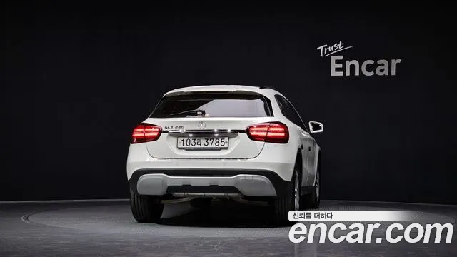 Mercedes-Benz GLA-Class 2018 — фото 4