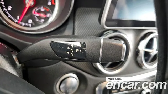 Mercedes-Benz GLA-Class 2018 — фото 12