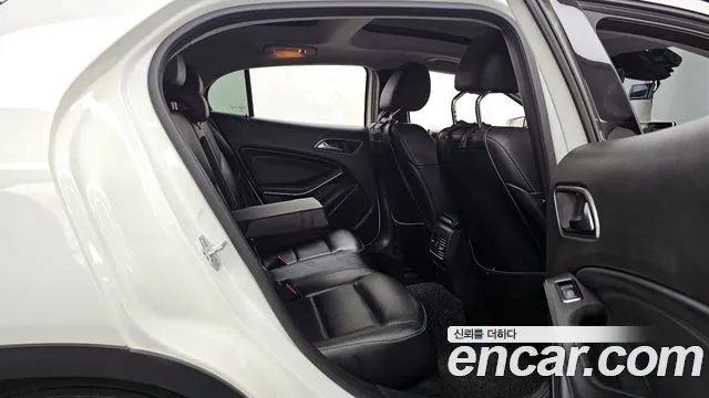 Mercedes-Benz GLA-Class 2018 — фото 18