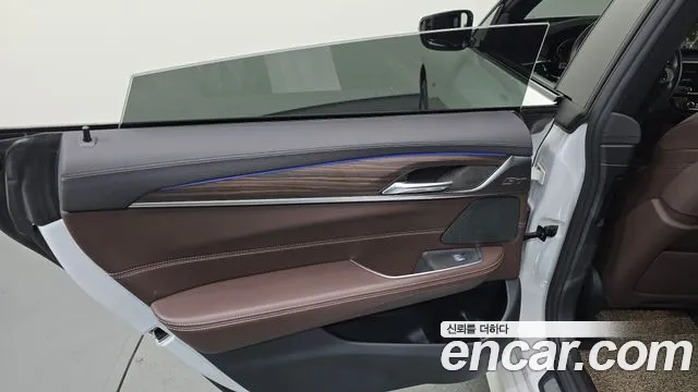 BMW Gran Turismo 2020 — фото 15