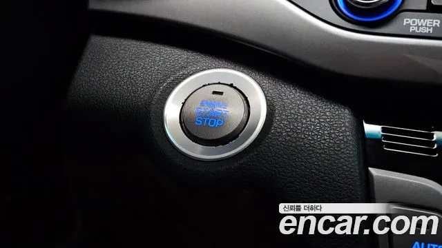 Hyundai AVANTE 2016 — фото 13