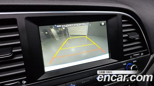 Hyundai AVANTE 2016 — фото 16