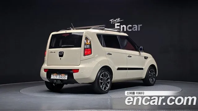 Kia Soul 2011 — фото 2