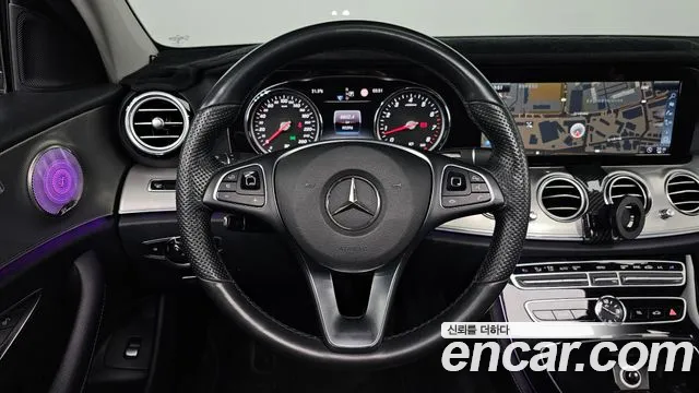 Mercedes-Benz E-Class 2017 — фото 13