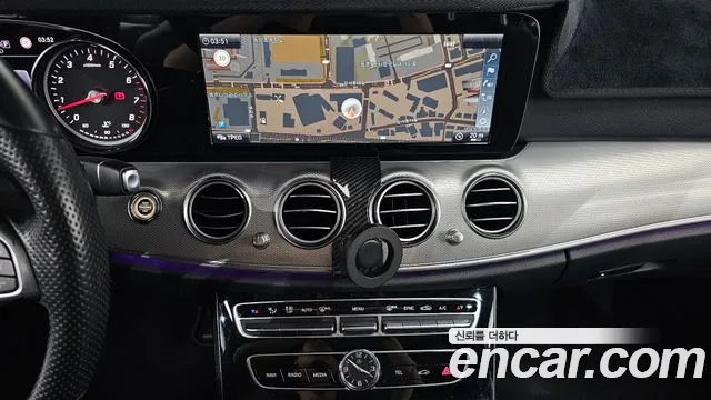 Mercedes-Benz E-Class 2017 — фото 14