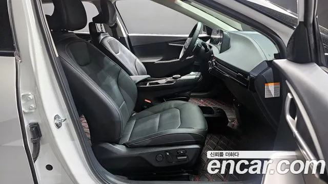 Kia EV6 2022 — фото 17