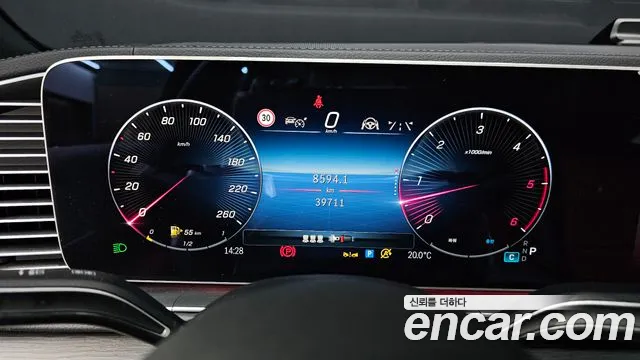 Mercedes-Benz GLE-Class 2023 — фото 11