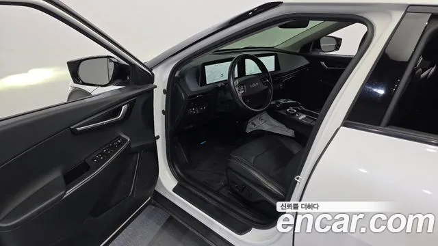 Kia EV6 2022 — фото 13