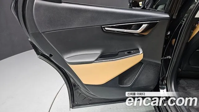 Kia EV6 2023 — фото 15