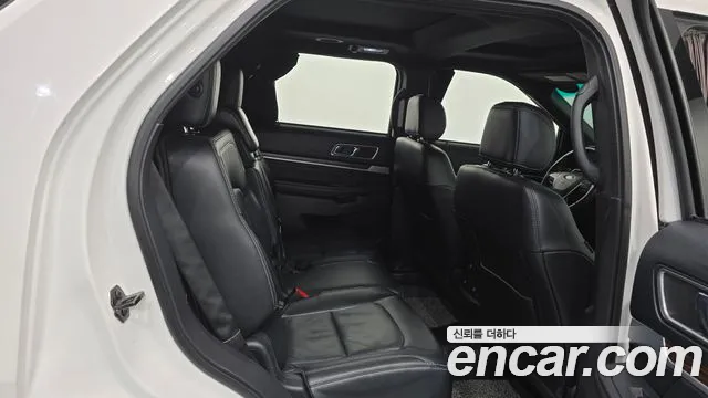 Ford Explorer 2016 — фото 11