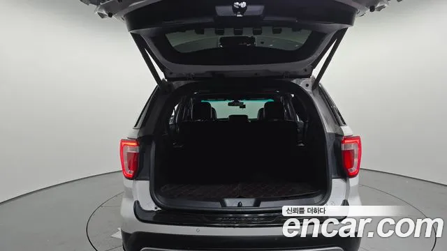 Ford Explorer 2016 — фото 18