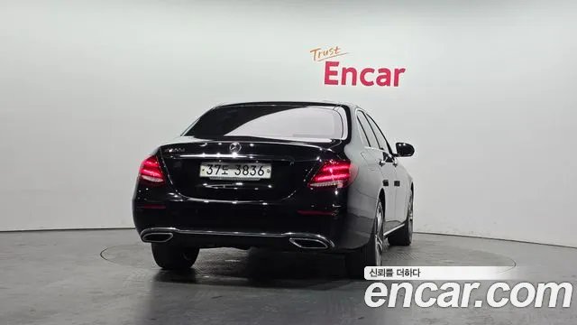 Mercedes-Benz E-Class 2019 — фото 3