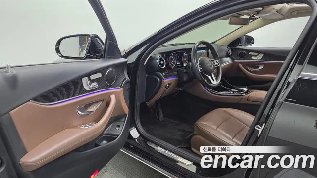 Mercedes-Benz E-Class 2019 — фото 12