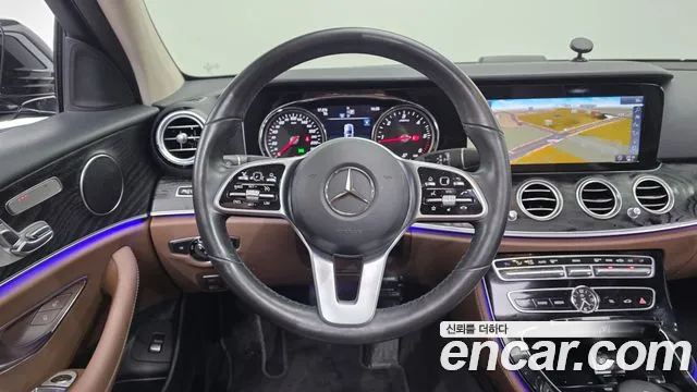 Mercedes-Benz E-Class 2019 — фото 19