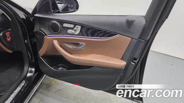 Mercedes-Benz E-Class 2019 — фото 13