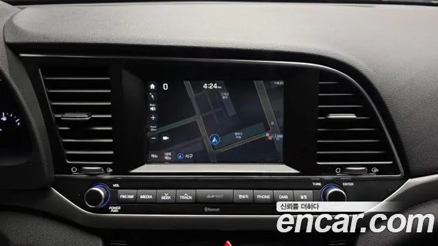 Hyundai AVANTE 2017 — фото 20