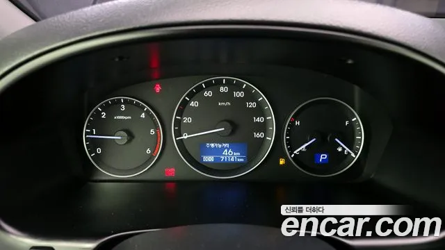 Hyundai Starex 2018 — фото 11