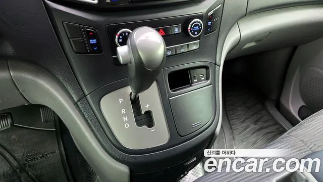 Hyundai Starex 2018 — фото 12