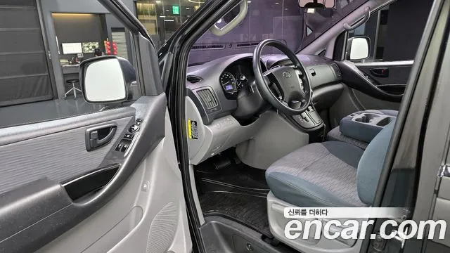 Hyundai Starex 2018 — фото 13