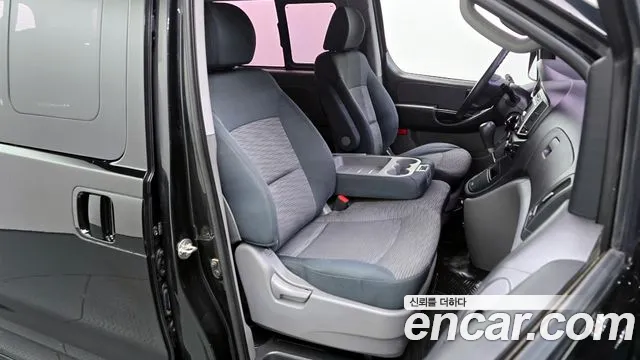 Hyundai Starex 2018 — фото 18