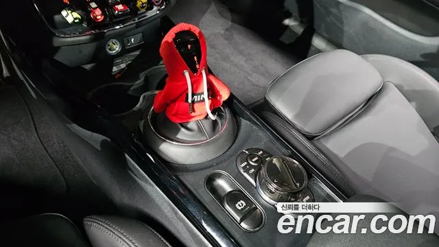 Mini Clubman 2021 — фото 11