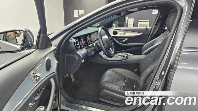 Mercedes-Benz E-Class 2020 — фото 13