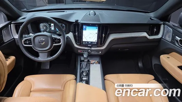 Volvo XC60 2019 — фото 10