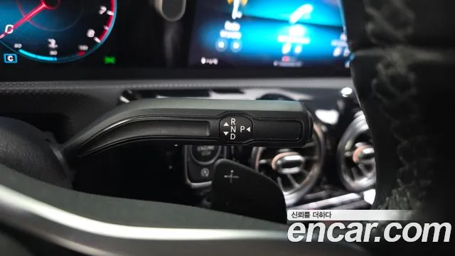 Mercedes-Benz A-Class 2020 — фото 12