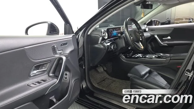 Mercedes-Benz A-Class 2020 — фото 13