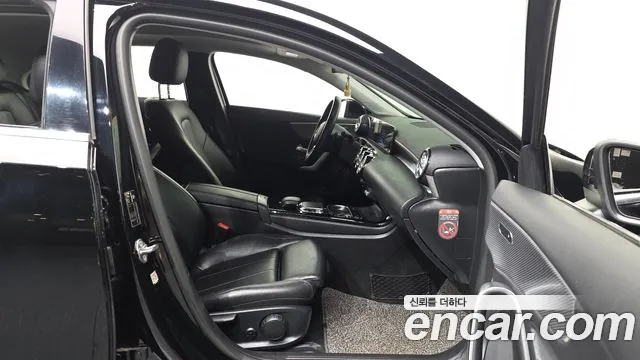 Mercedes-Benz A-Class 2020 — фото 17