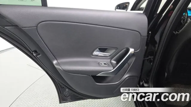 Mercedes-Benz A-Class 2020 — фото 15