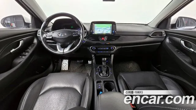 Hyundai i30 2017 — фото 10