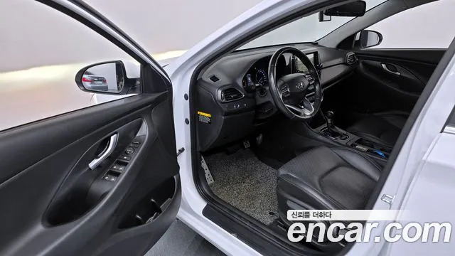 Hyundai i30 2017 — фото 13