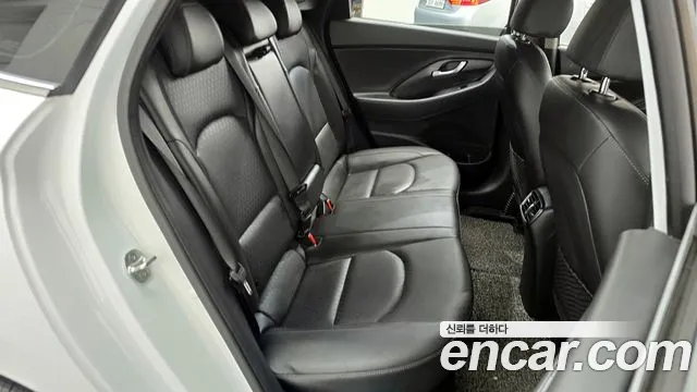 Hyundai i30 2017 — фото 17