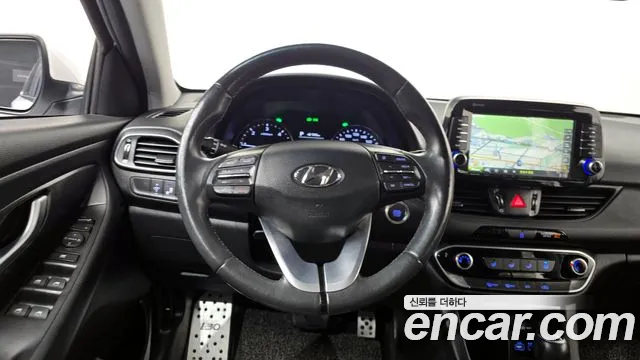 Hyundai i30 2017 — фото 19