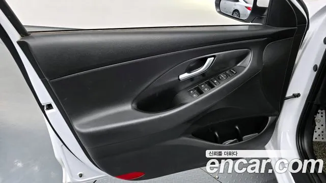 Hyundai i30 2017 — фото 14