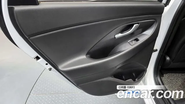 Hyundai i30 2017 — фото 15