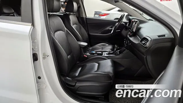 Hyundai i30 2017 — фото 16