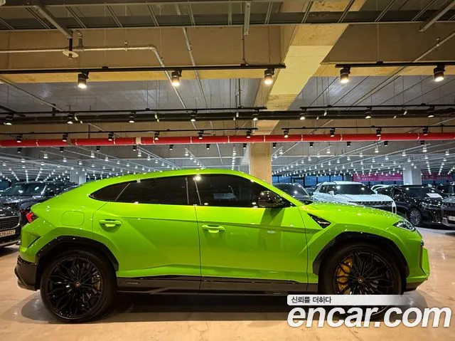 Lamborghini Urus 2026 — фото 9