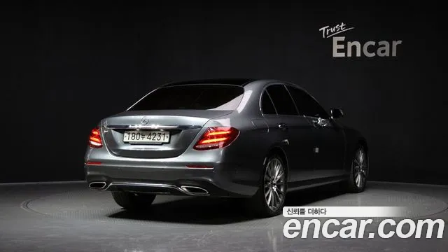 Mercedes-Benz E-Class 2019 — фото 2