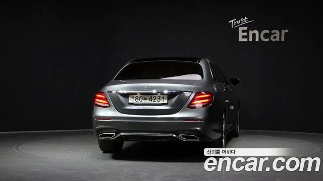 Mercedes-Benz E-Class 2019 — фото 4