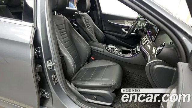 Mercedes-Benz E-Class 2019 — фото 11